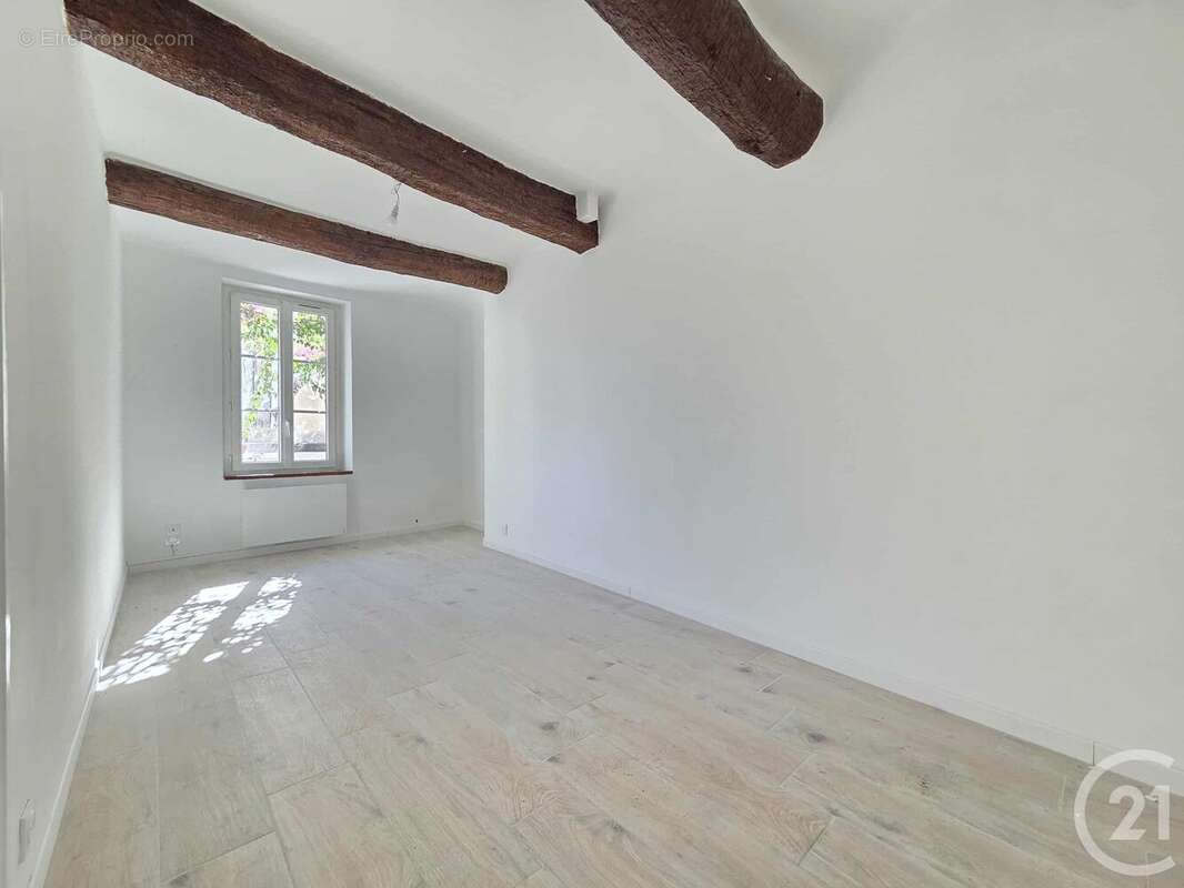 Appartement à LE CASTELLET