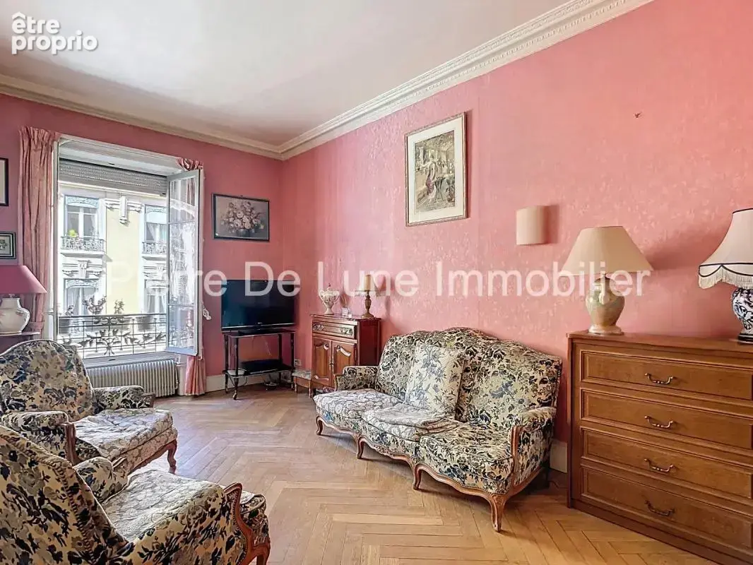 Lyon 1er – martinière  grand t2 de  69 m² – - photo 11