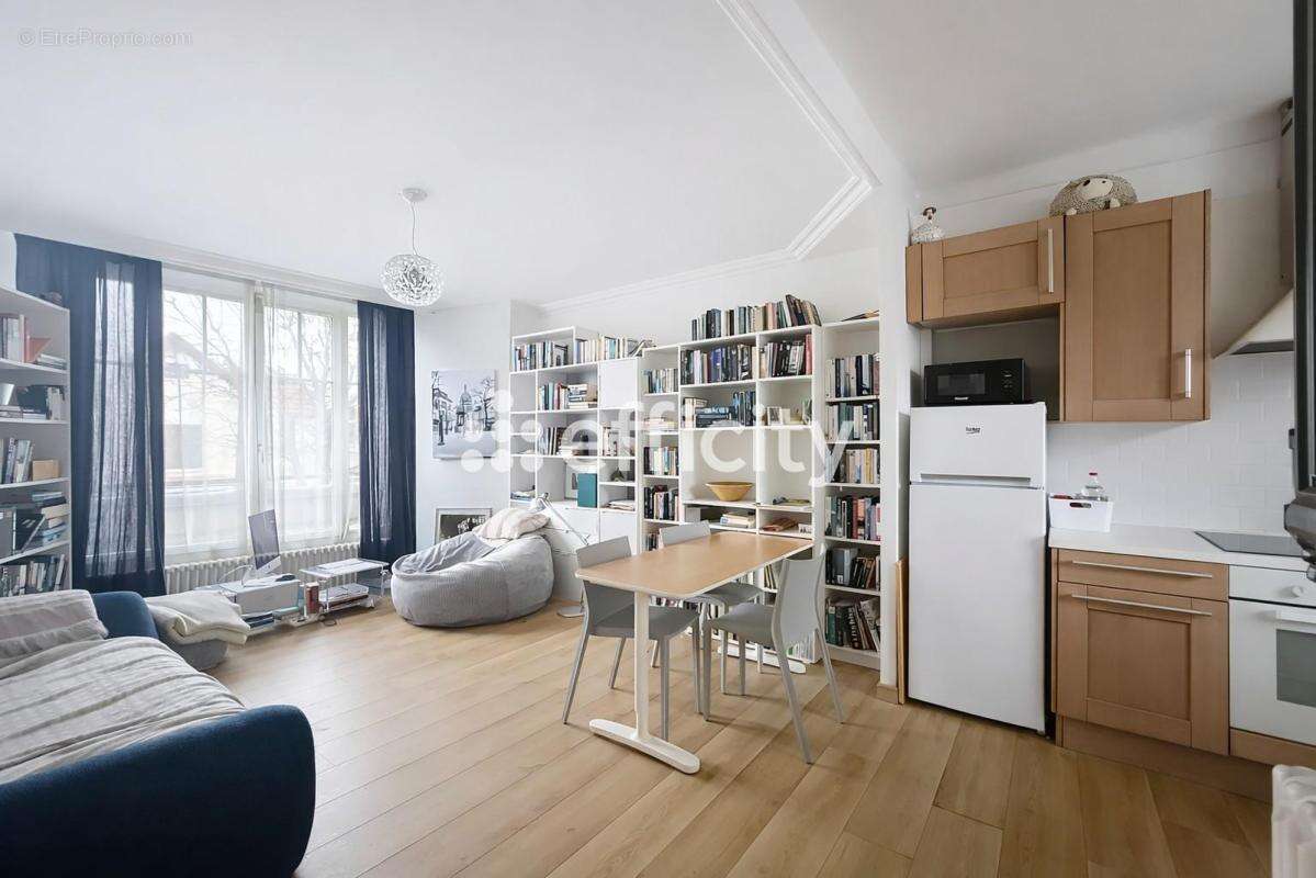 Maison à LES PAVILLONS-SOUS-BOIS