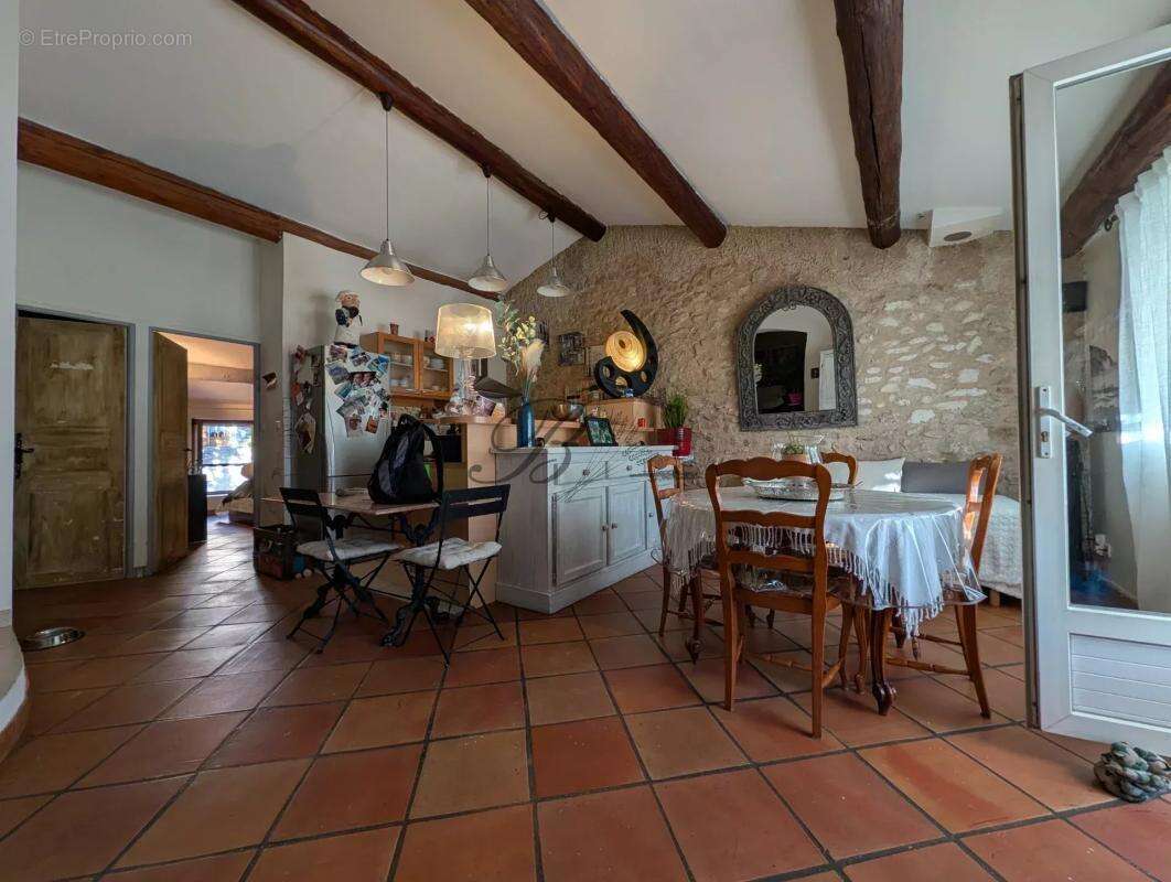 Appartement à BEAUMONT-DE-PERTUIS