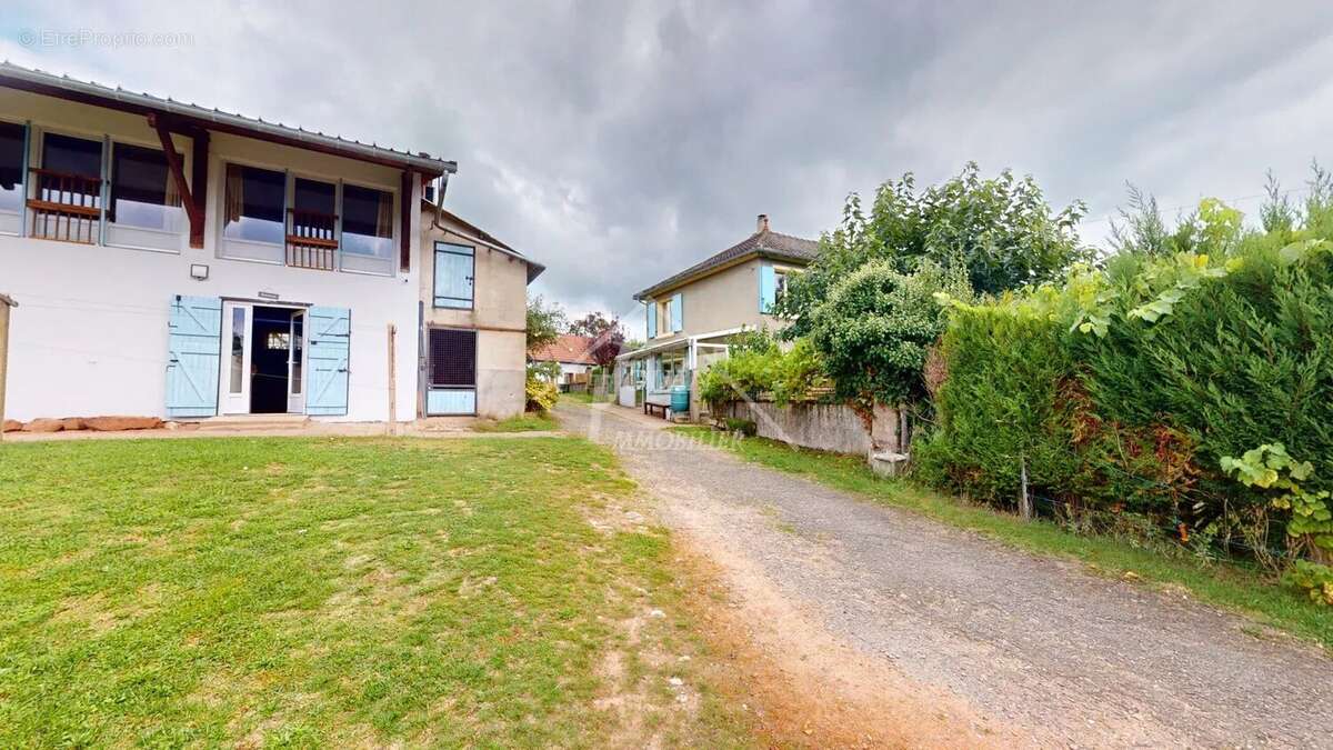 Maison à SAINT-BONNET-TRONCAIS