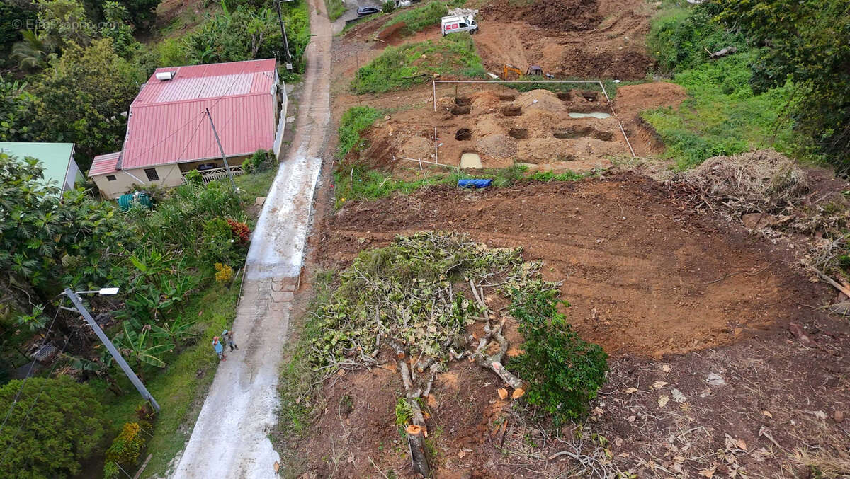 Terrain à LE VAUCLIN