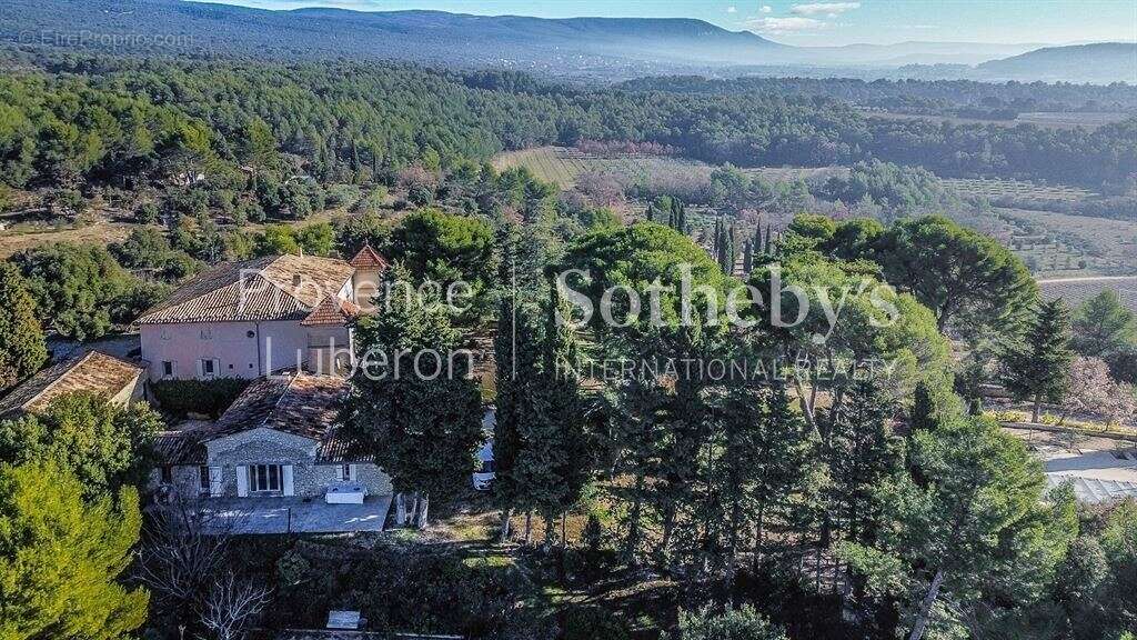 Maison à SAINT-SATURNIN-LES-APT