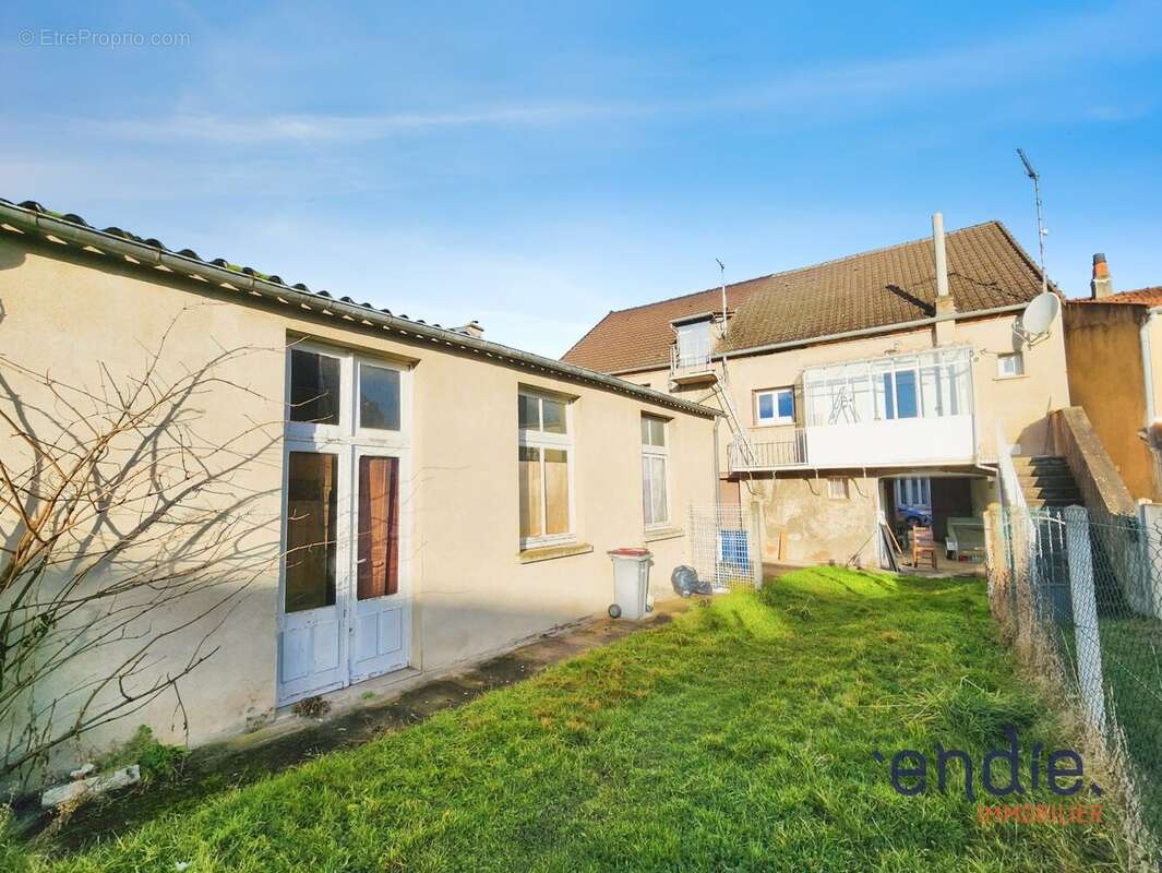 Maison à COMMENTRY
