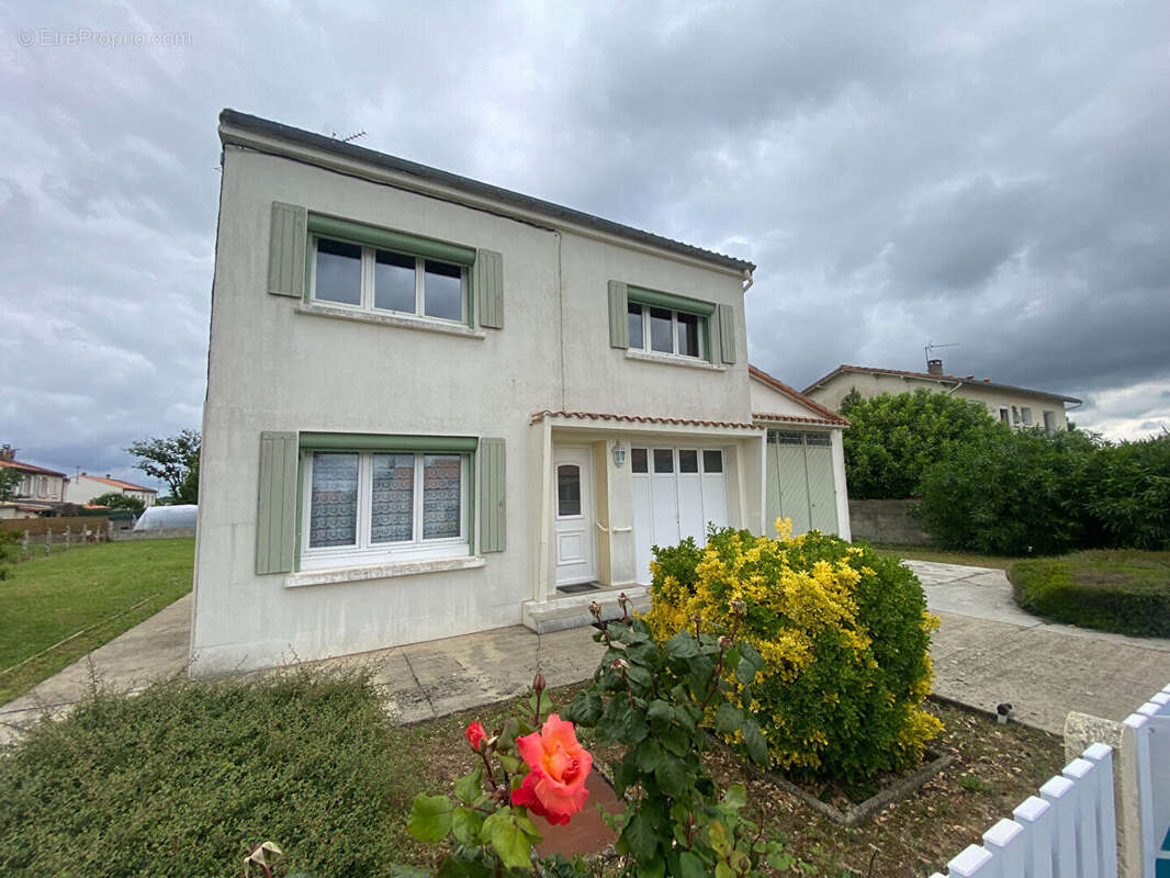 Maison à TONNAY-CHARENTE
