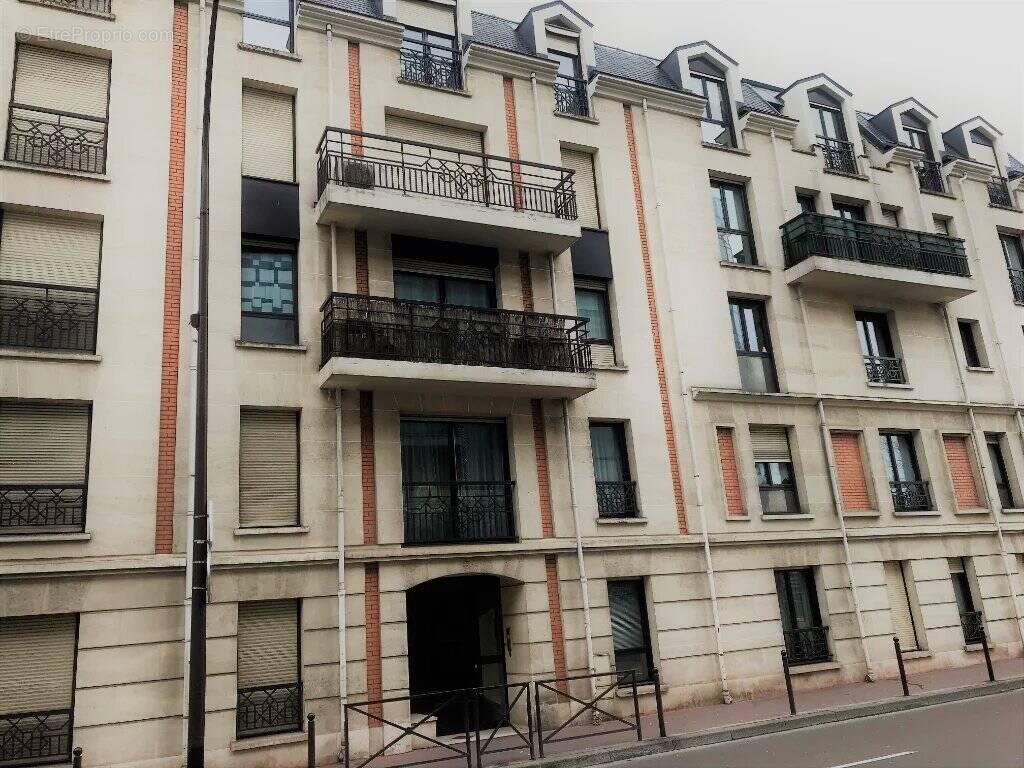 Appartement à CHARENTON-LE-PONT