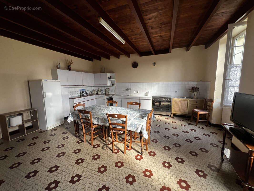 Maison à SAINT-THOMAS-DE-CONAC