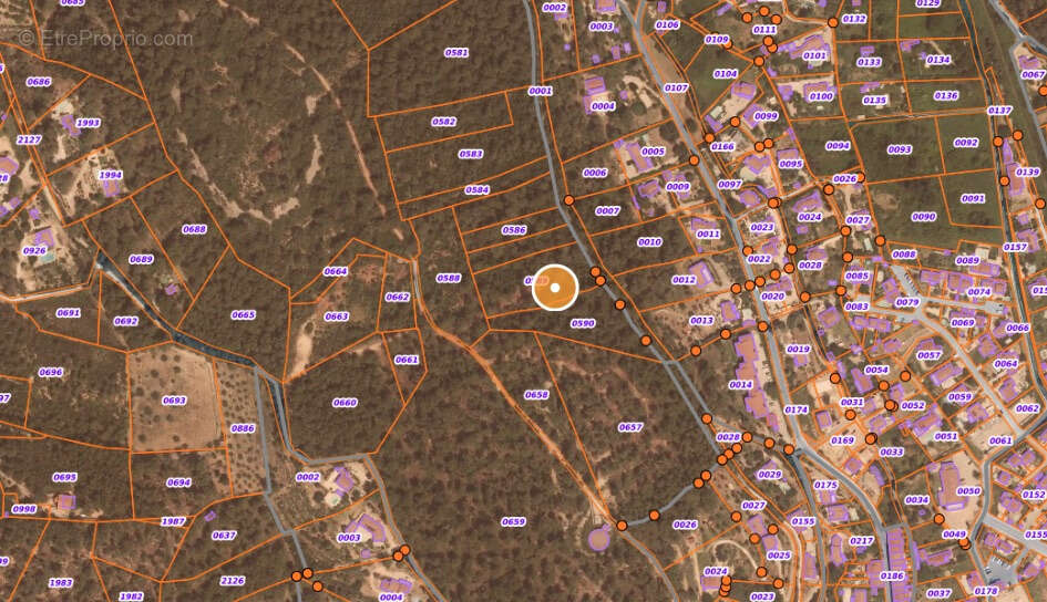 Terrain à CARNOULES