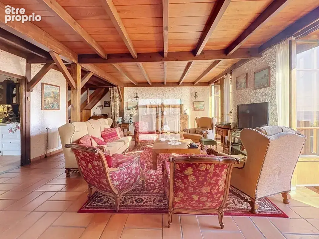 Maison de style provençal – 5 pièces, 175 m² – San-Martino-di-Lota - photo 4