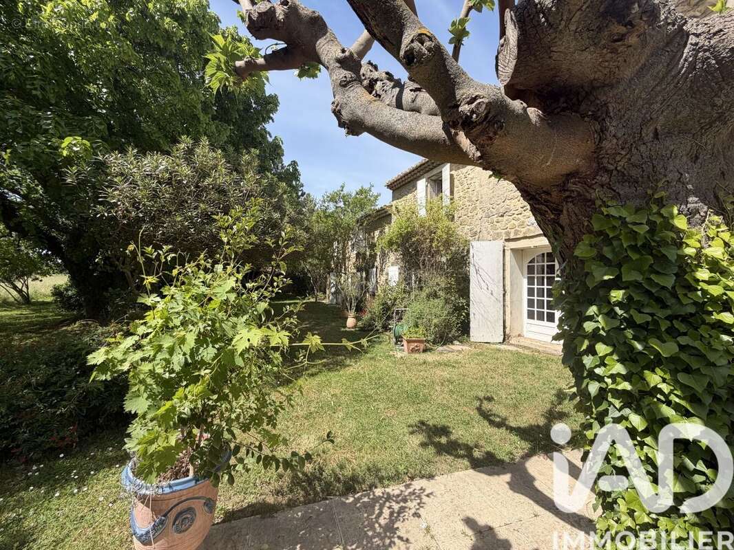 Photo 2 - Maison à LAMANON
