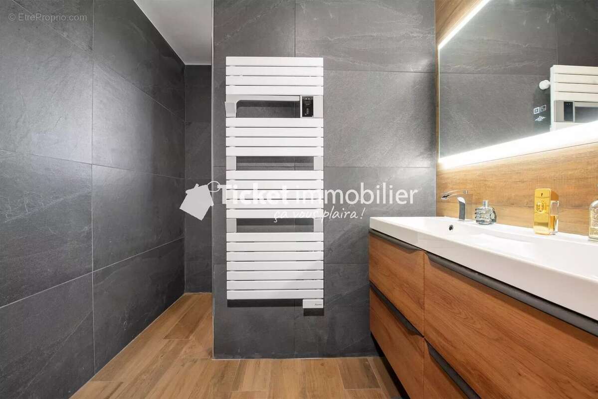 Maison à SAINT-JORY