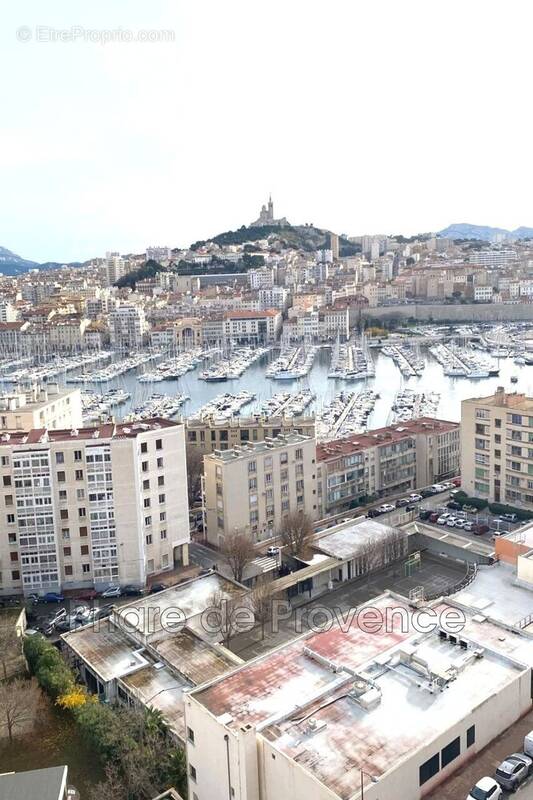 Appartement à MARSEILLE-2E
