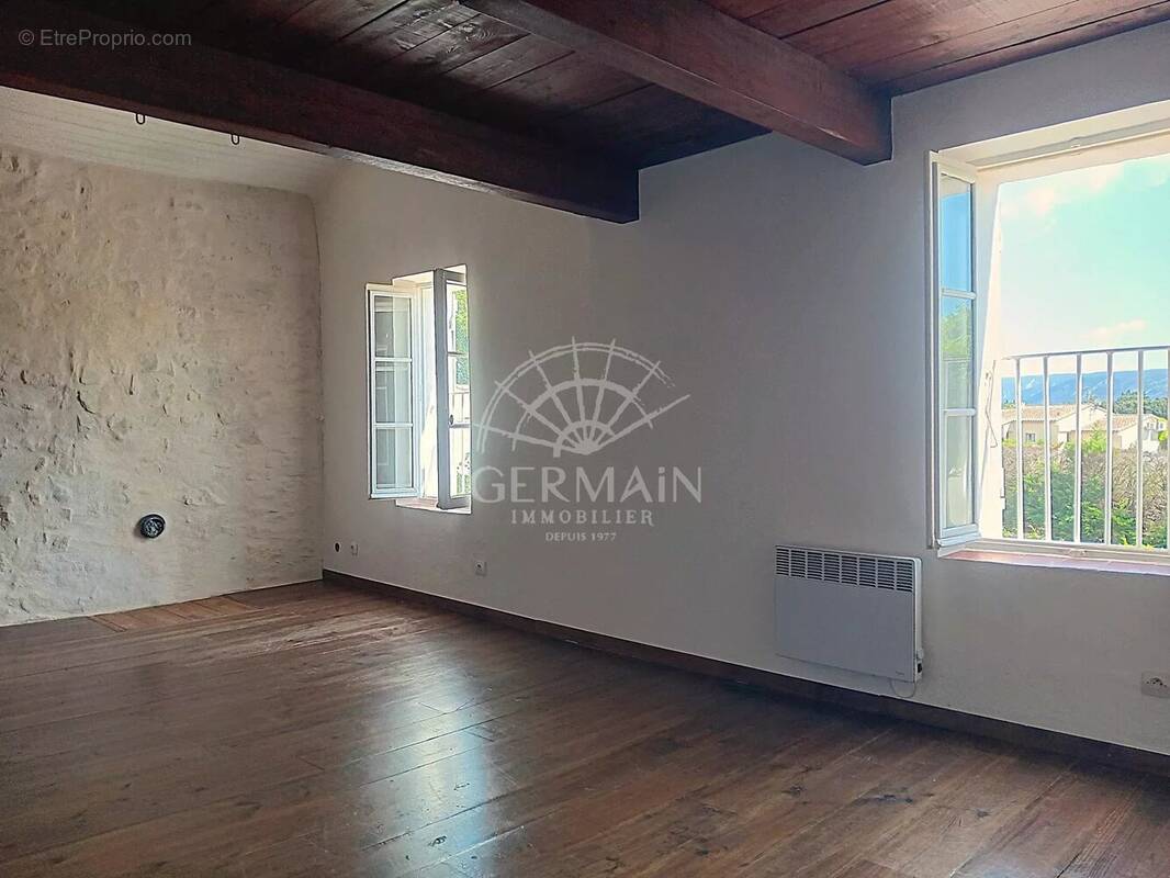 Maison à L'ISLE-SUR-LA-SORGUE