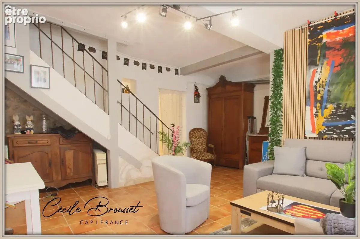 Maison de village rénovée à vendre 7 pièces SAINT LAURENT DE CERDANS (66) - photo 10