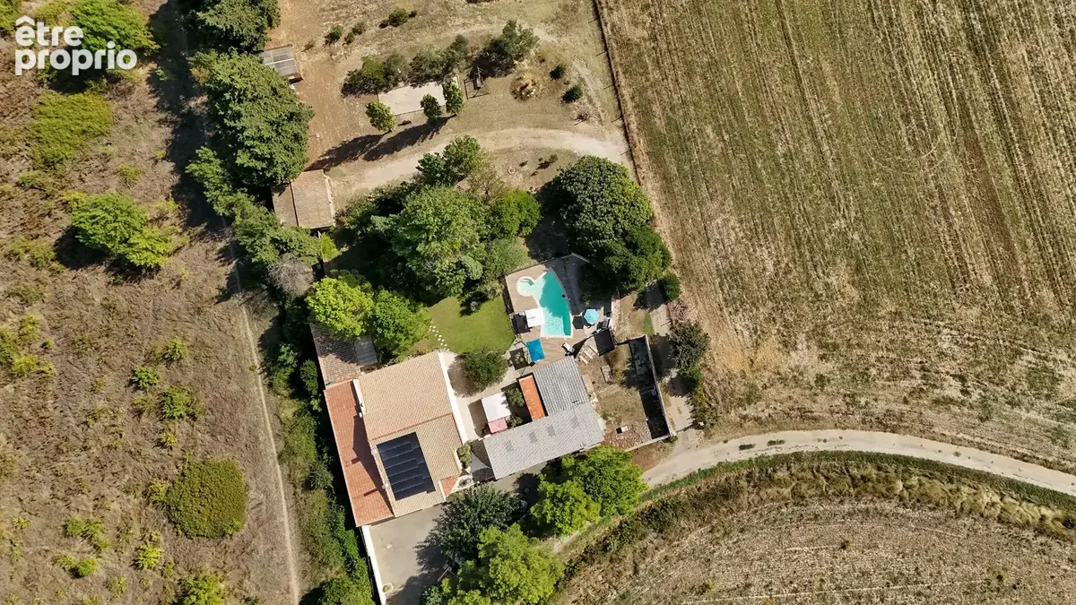 PROPRIETE Nimes 300 m2 Terrain 7.050 m2 avec piscine, pool-house, hangar et dépendances - photo 4