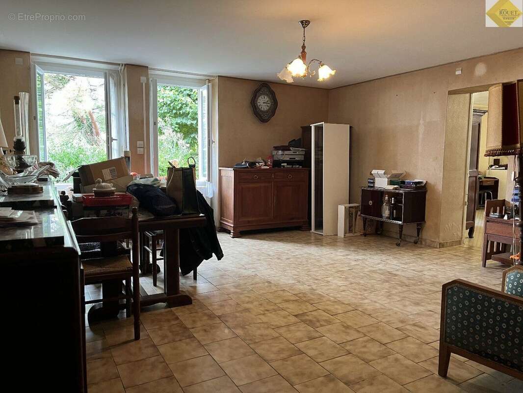 Maison à SAINT-PIERRE-DE-MAILLE