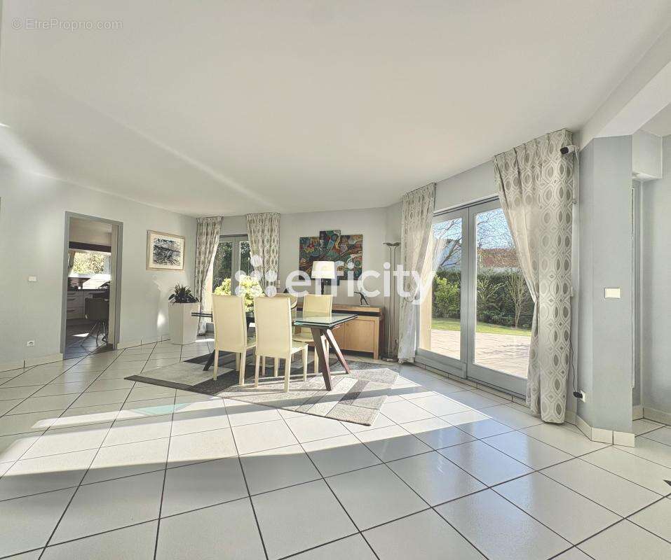 Maison à CHAUVRY