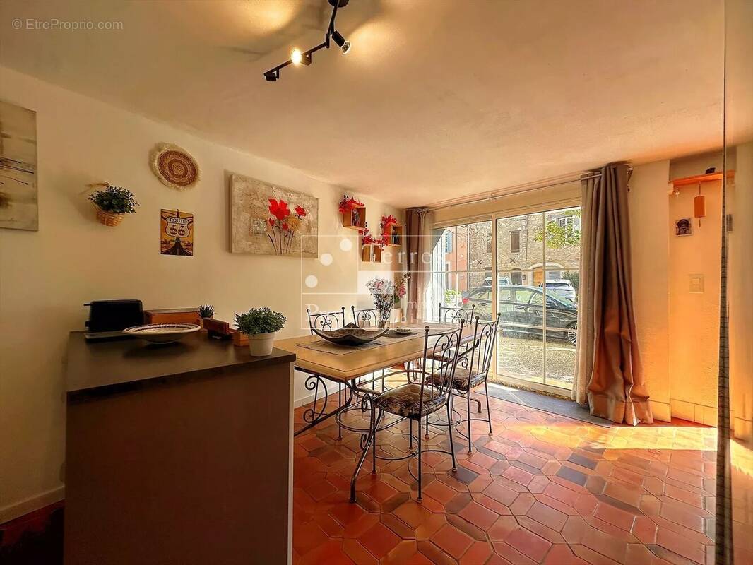 Maison à FOX-AMPHOUX