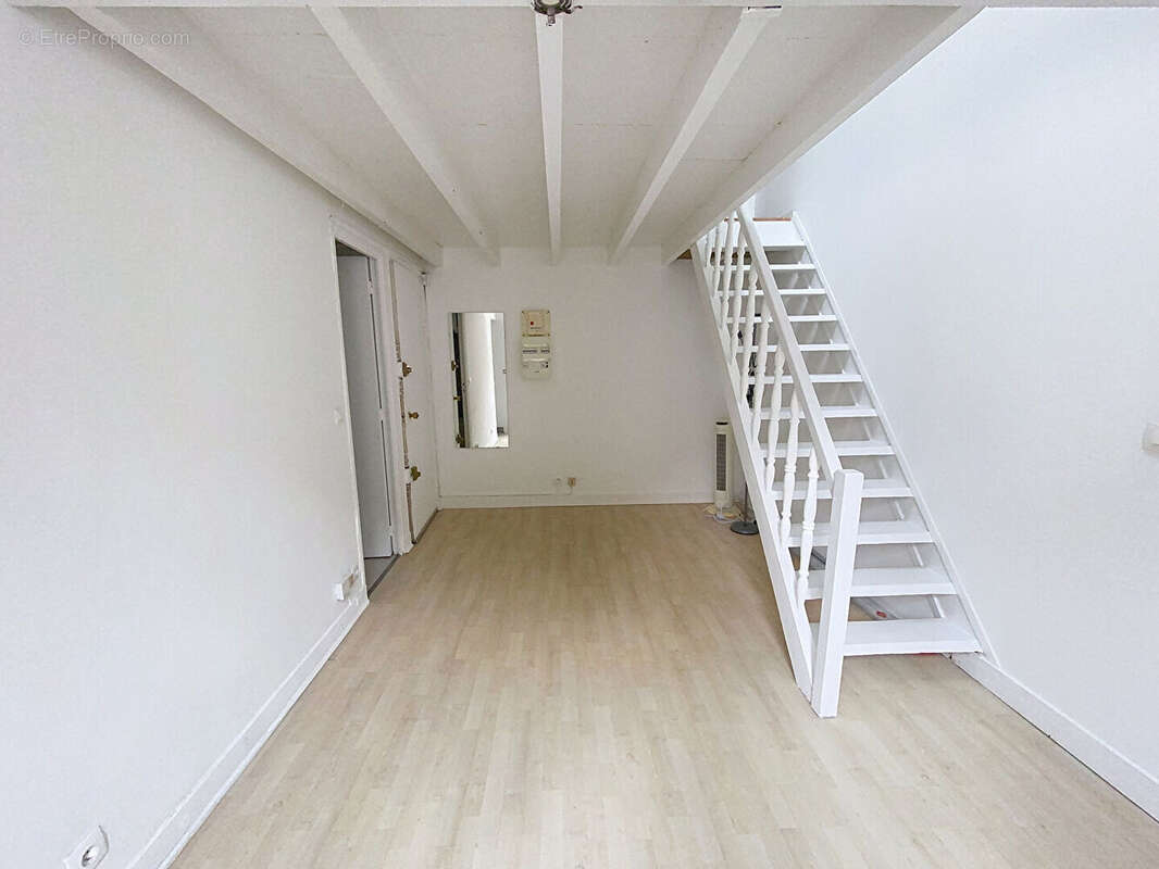 Appartement à PARIS-19E
