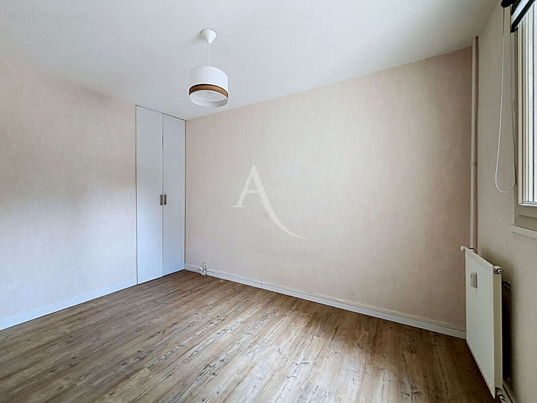 Appartement à AVRILLE
