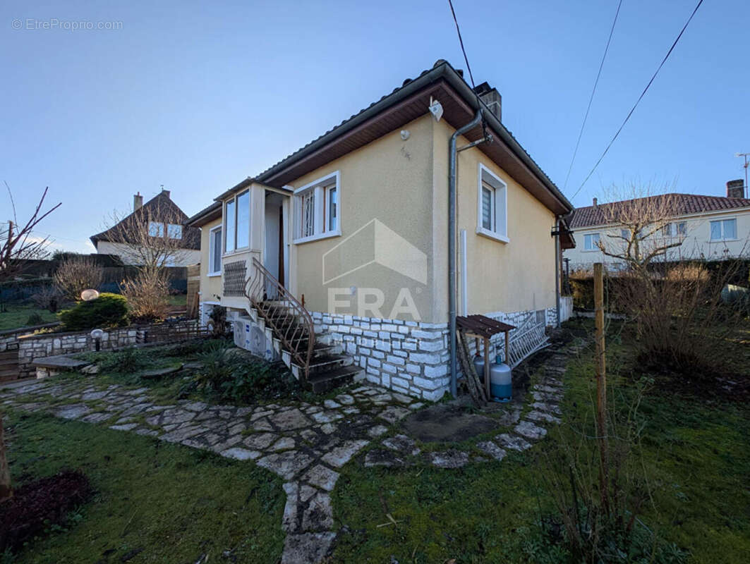 Maison à MONTPON-MENESTEROL