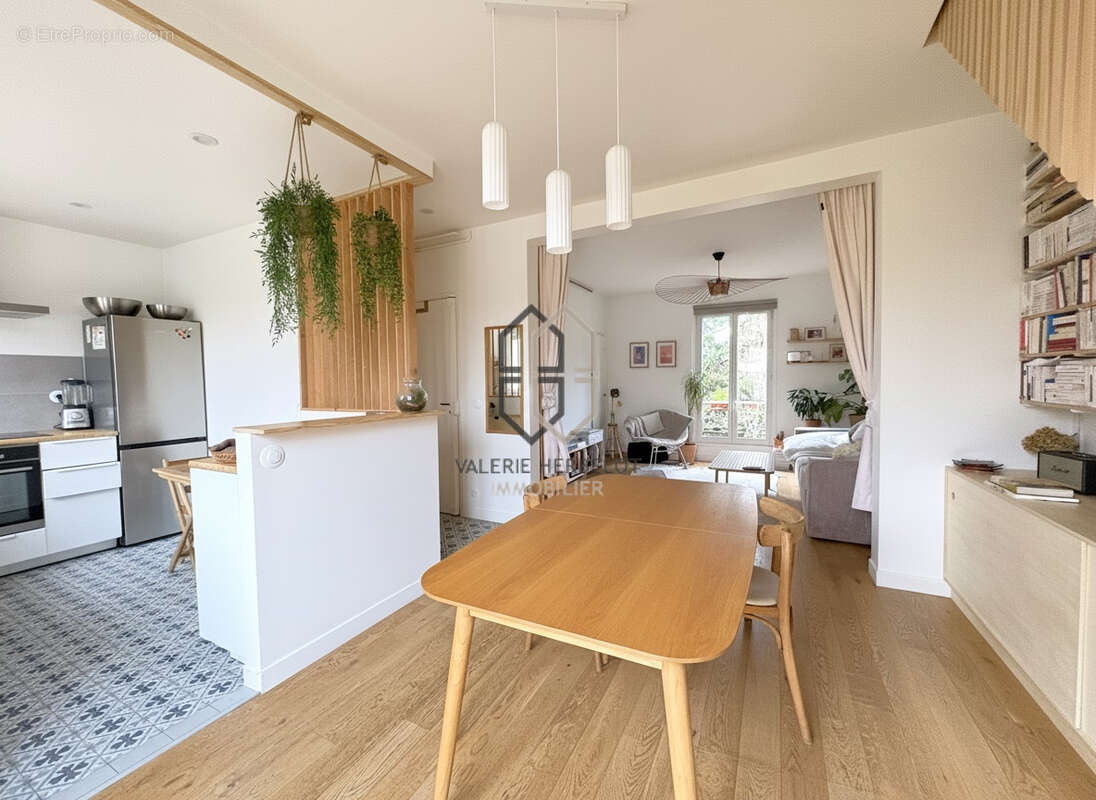 Appartement à SAINT-MAUR-DES-FOSSES