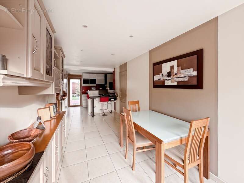 Maison à COURBEVOIE