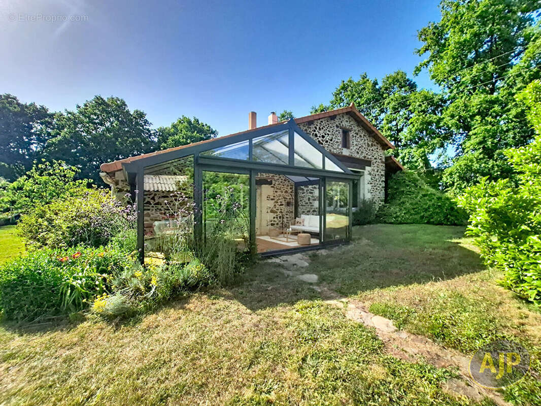 Maison à DOMPIERRE-SUR-YON