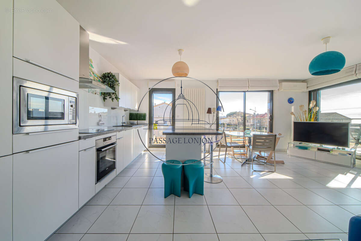 Appartement à MAUGUIO