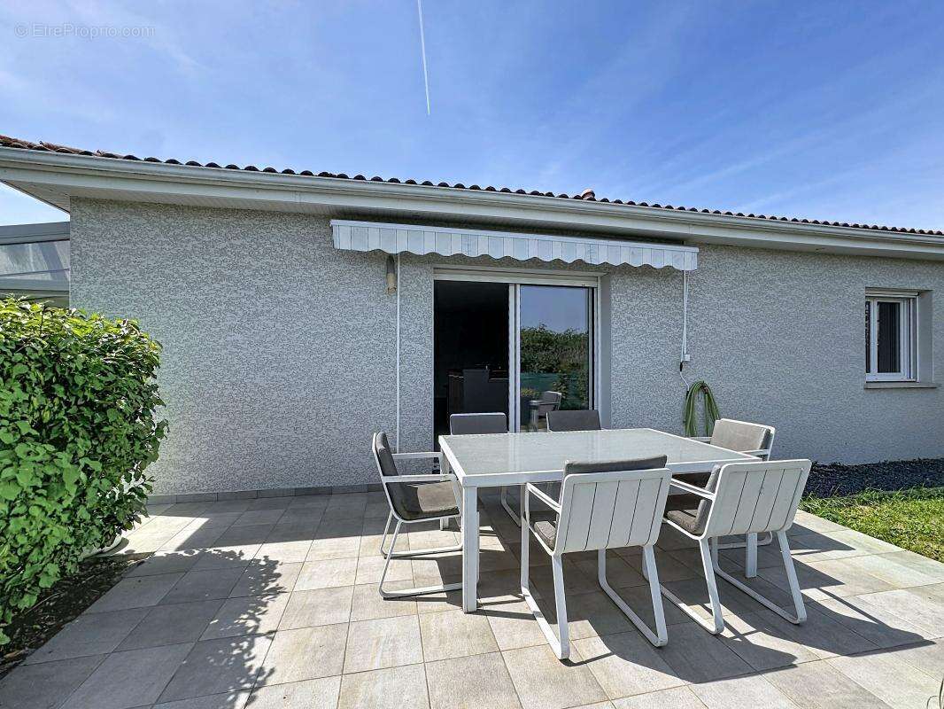 Maison à MOZAC