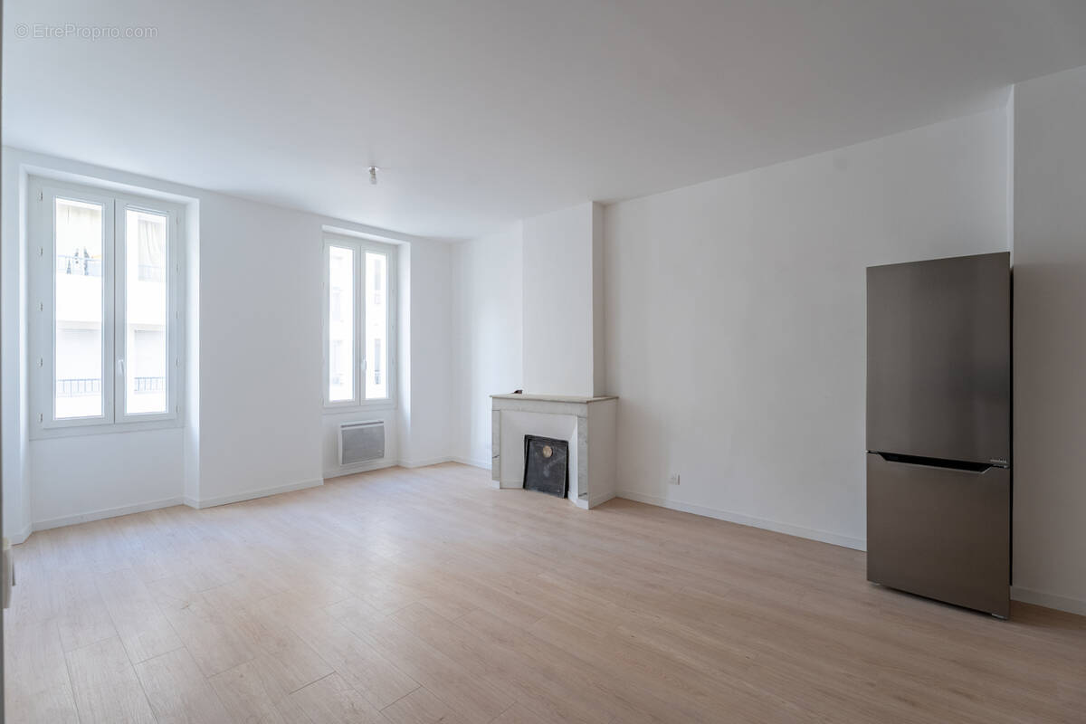 Appartement à MARSEILLE-5E