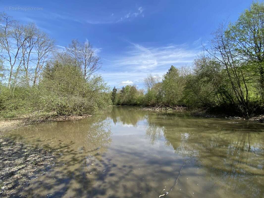 Terrain à VERNEUIL-SUR-AVRE