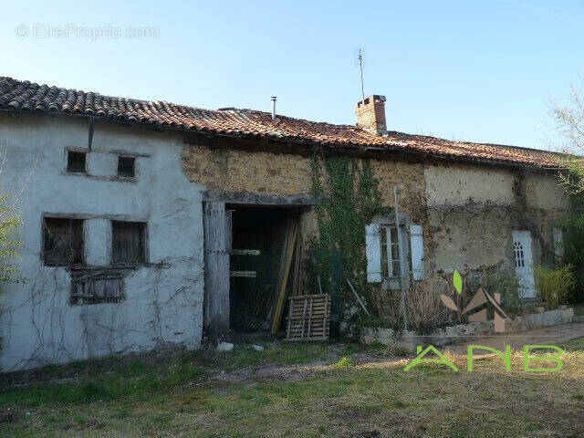 Maison à BUSSEROLLES