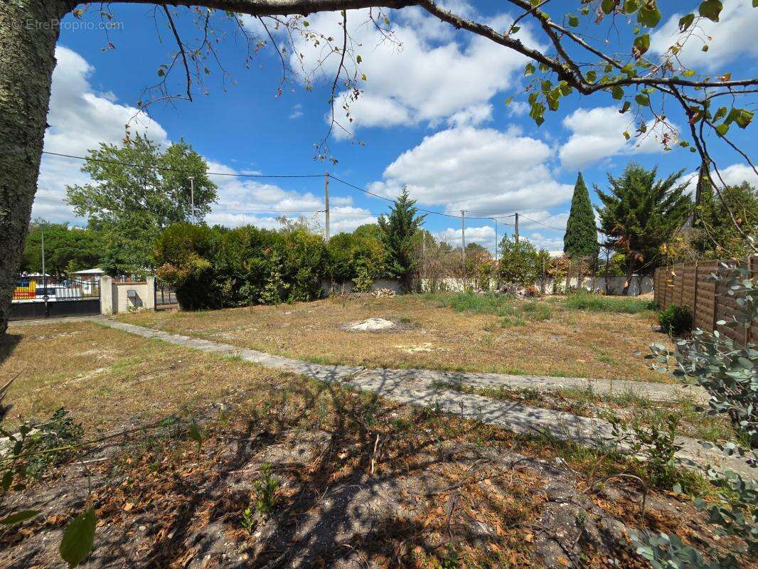 Terrain 540 m² à Merignac  - photo 2