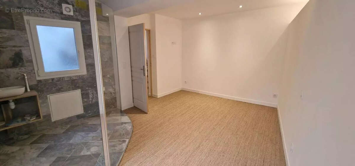 Appartement à L'ISLE-SUR-LA-SORGUE