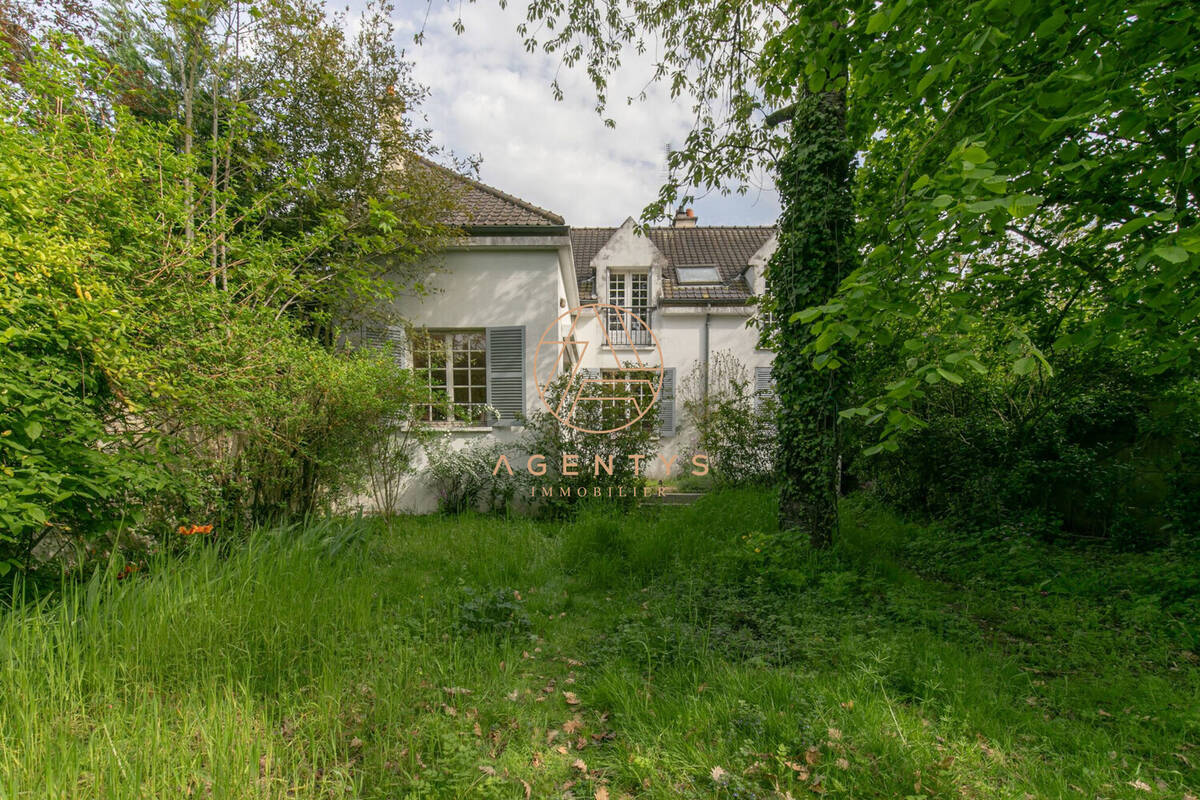 Maison à SAINT-MAUR-DES-FOSSES