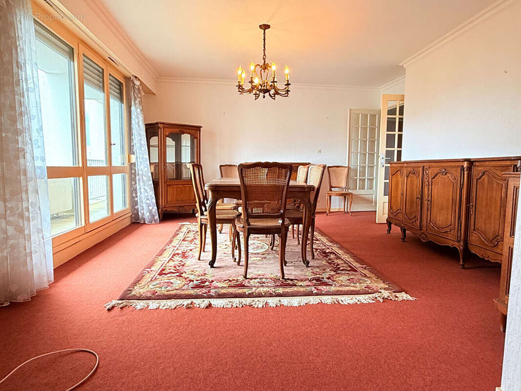 Appartement à LA CHAUSSEE-SAINT-VICTOR