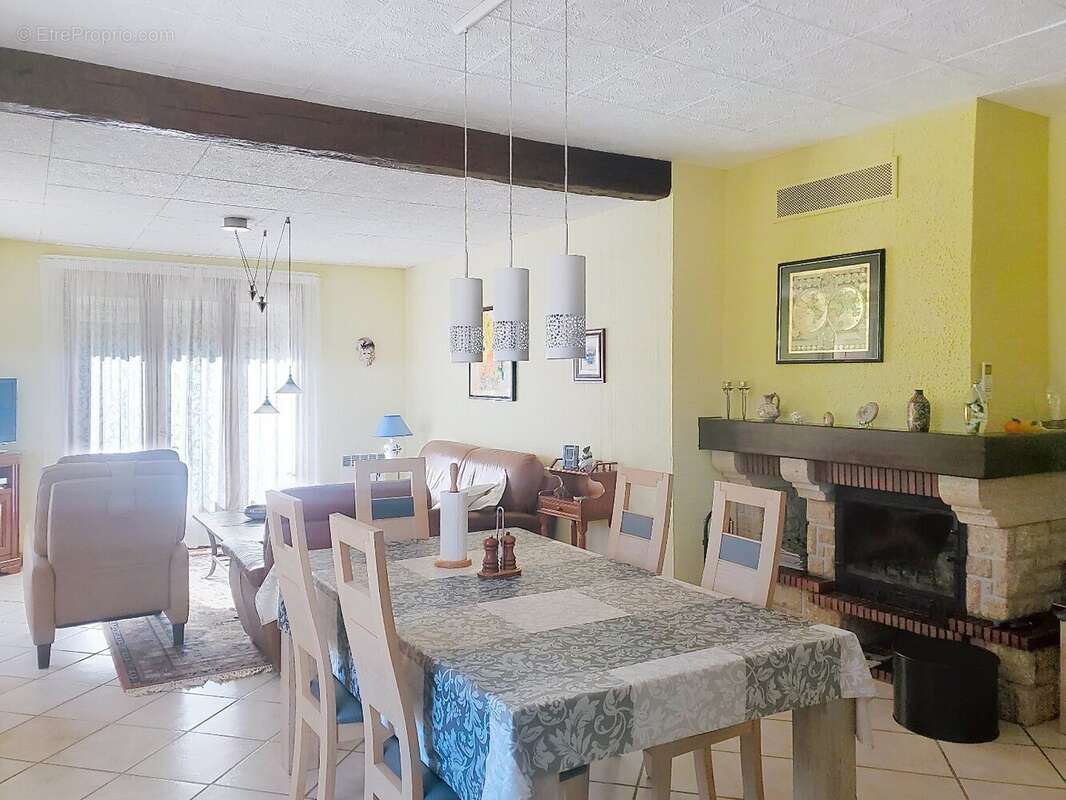 Maison à LA TOUR-SUR-ORB