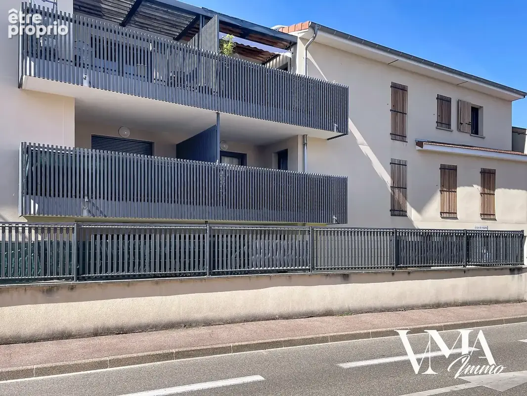 Beau T2 récent de 46 m2 carrez avec terrasse et garage double - photo 13