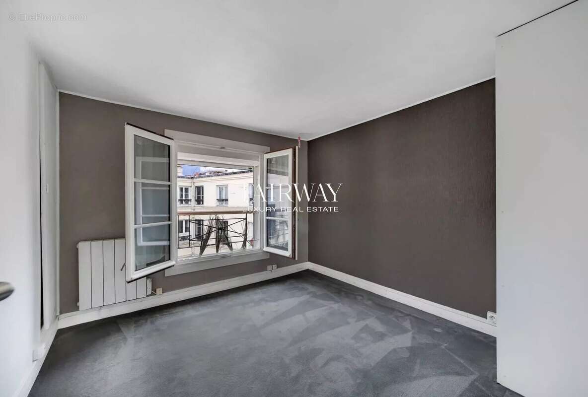 Appartement à PARIS-8E
