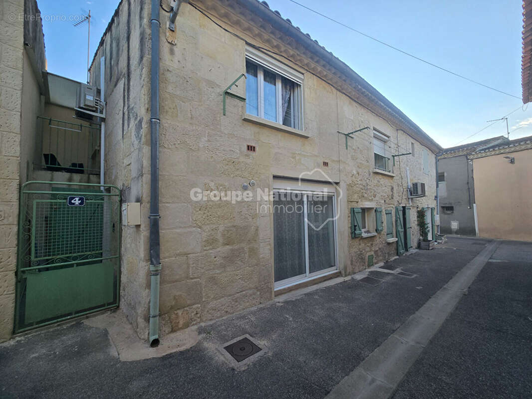 Maison à JONQUIERES-SAINT-VINCENT