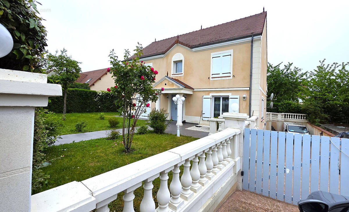 Maison à VAL-DE-REUIL