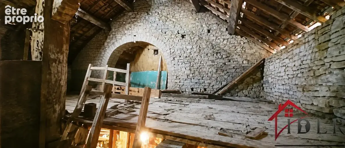 Maison de caractère de 281 m2 - Beaux volumes et fort potent - photo 22