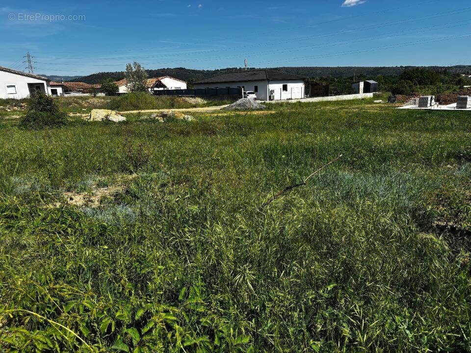 Terrain à SAINT-SERNIN