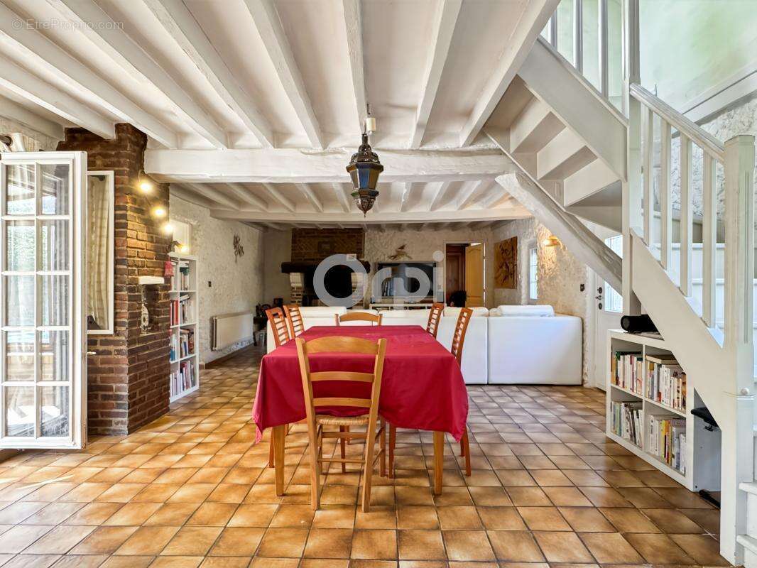 Maison à SYLVAINS-LES-MOULINS