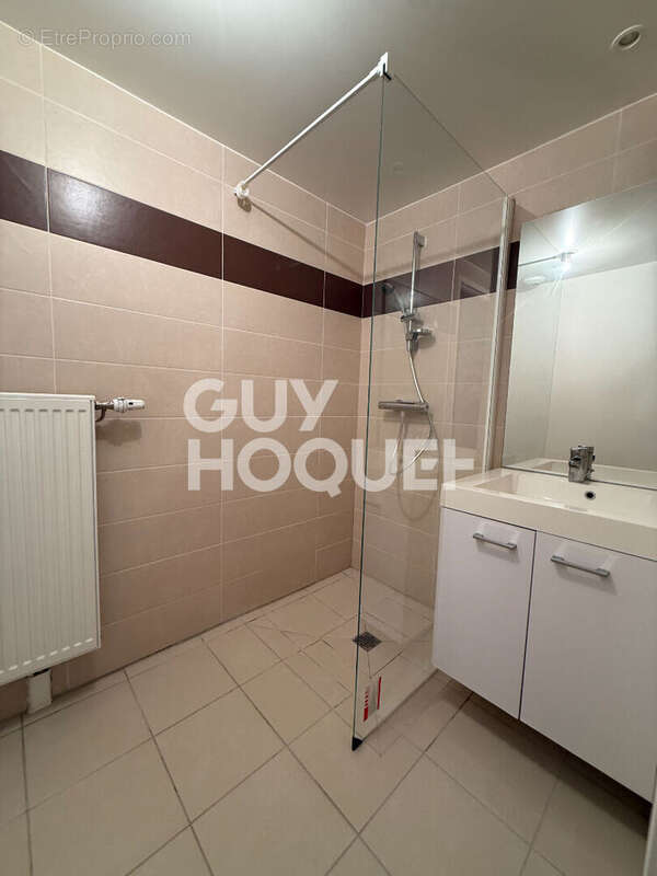Appartement à LACROIX-SAINT-OUEN