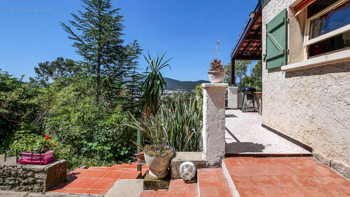 Maison à HYERES