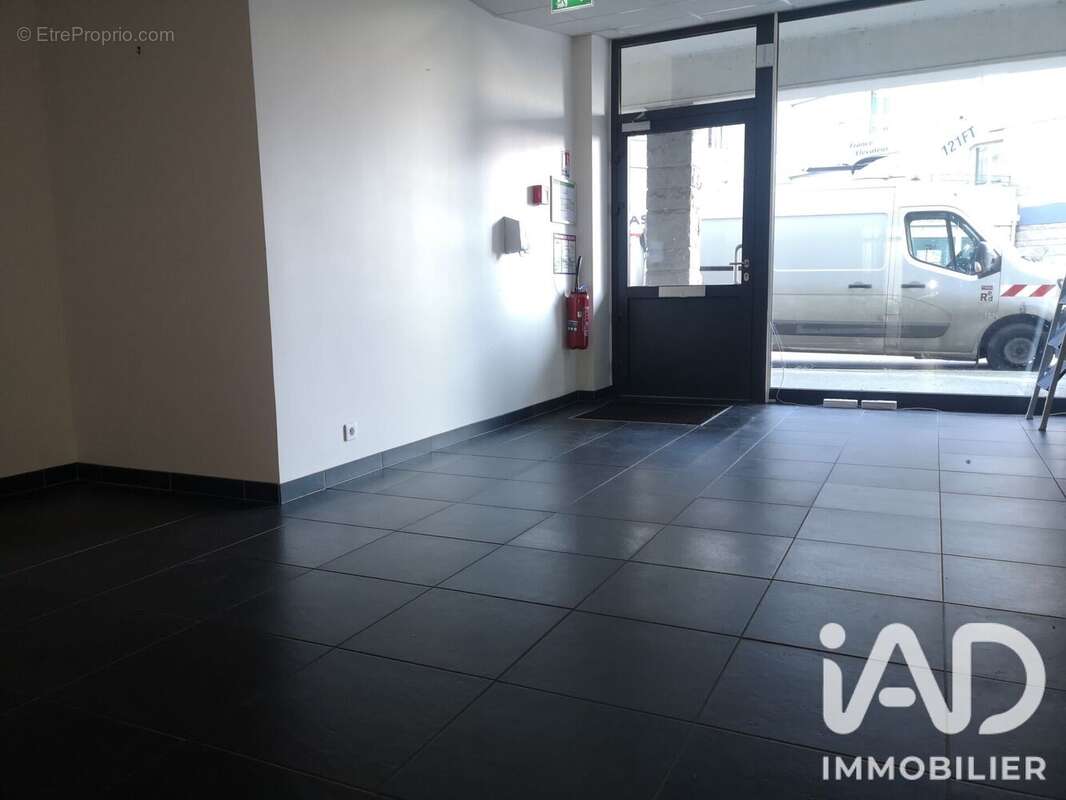 Commerce 97 m² à Quimper  - photo 2