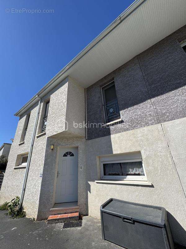 Maison à VILLENEUVE-LES-BEZIERS