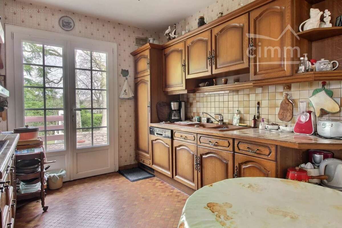 Maison à SAINT-ELOY-DE-GY